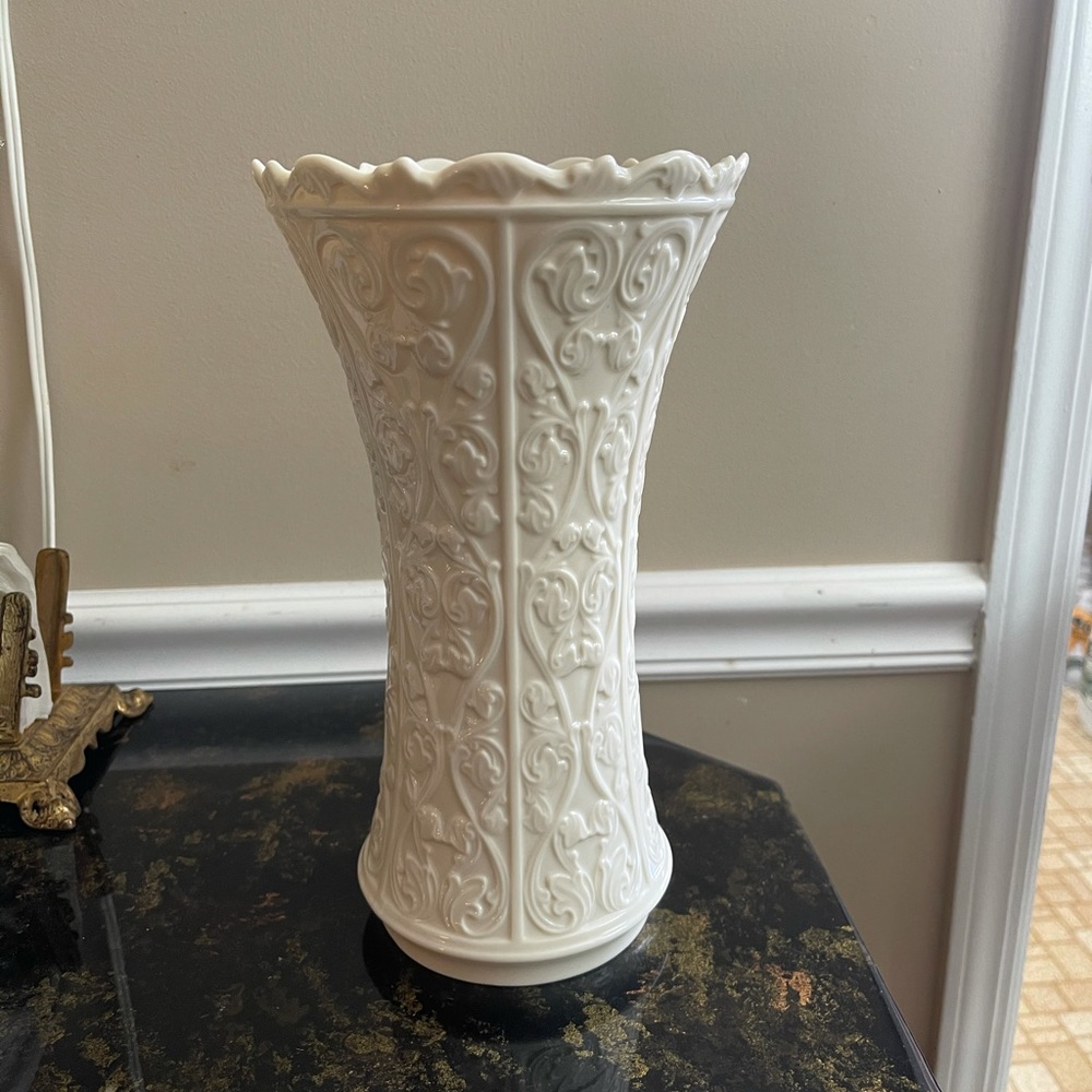Lenox China Wentworth Vase